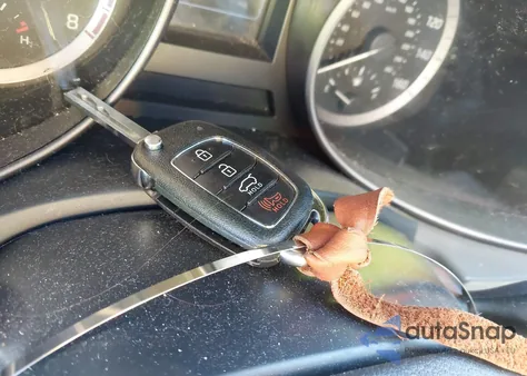 2017 Hyundai Santa Fe Sport 2.4L from USA, damaged, VIN 5NMZTDLB2HH019261